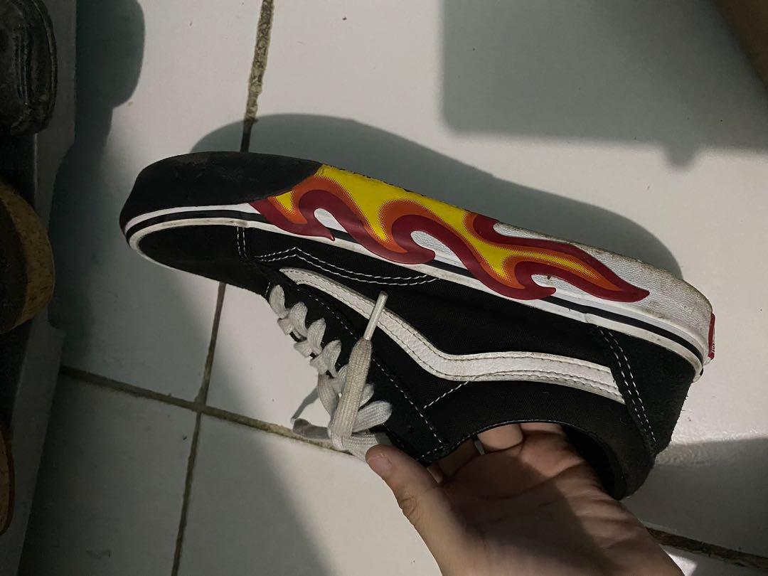 Flame cut out deals old skool vans