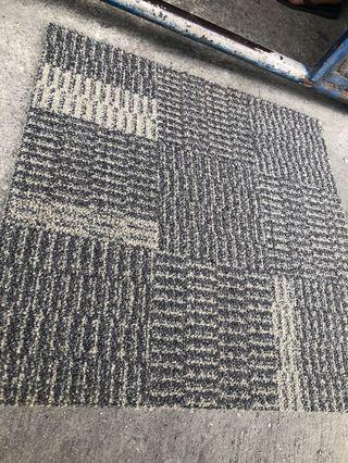2nd hand carpet tiles