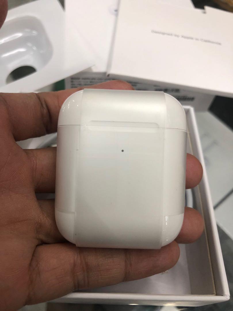 Airpods Generation 2 (Category: Portable Audio Accessories) located in Manila. Submitted by dripdistrict (Listing ID 272233750, Image 2). Description: Wireless changing case Airpods deliver an unparalleled wireless headphone experience,high quality sound,with complete package 📦 .