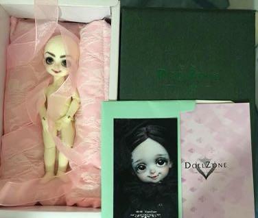 BJD YOSD Doll Zone-Rush Sale (Category: Figurines & Statues) located in Makati City. Submitted by jdl2024 (Listing ID 272320705, Image 3). Description: YOSD Doll Zone 7000Mini Scarecrow Hal - Company Face UP 6000 Tian Tian (Male) - Face up by Garrett Discounted Prize : 15K for both Dolls Basic Price Includes: -Basic Doll -Eyes (Random) -Birth Card -Packaging -Wig (Random) Free Clothes & Shoes -Adidas Shoes -Clothes (Random) Measurements: Eyes : 1