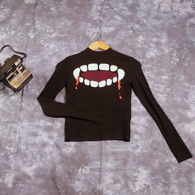 H&m vampire cut out top sale