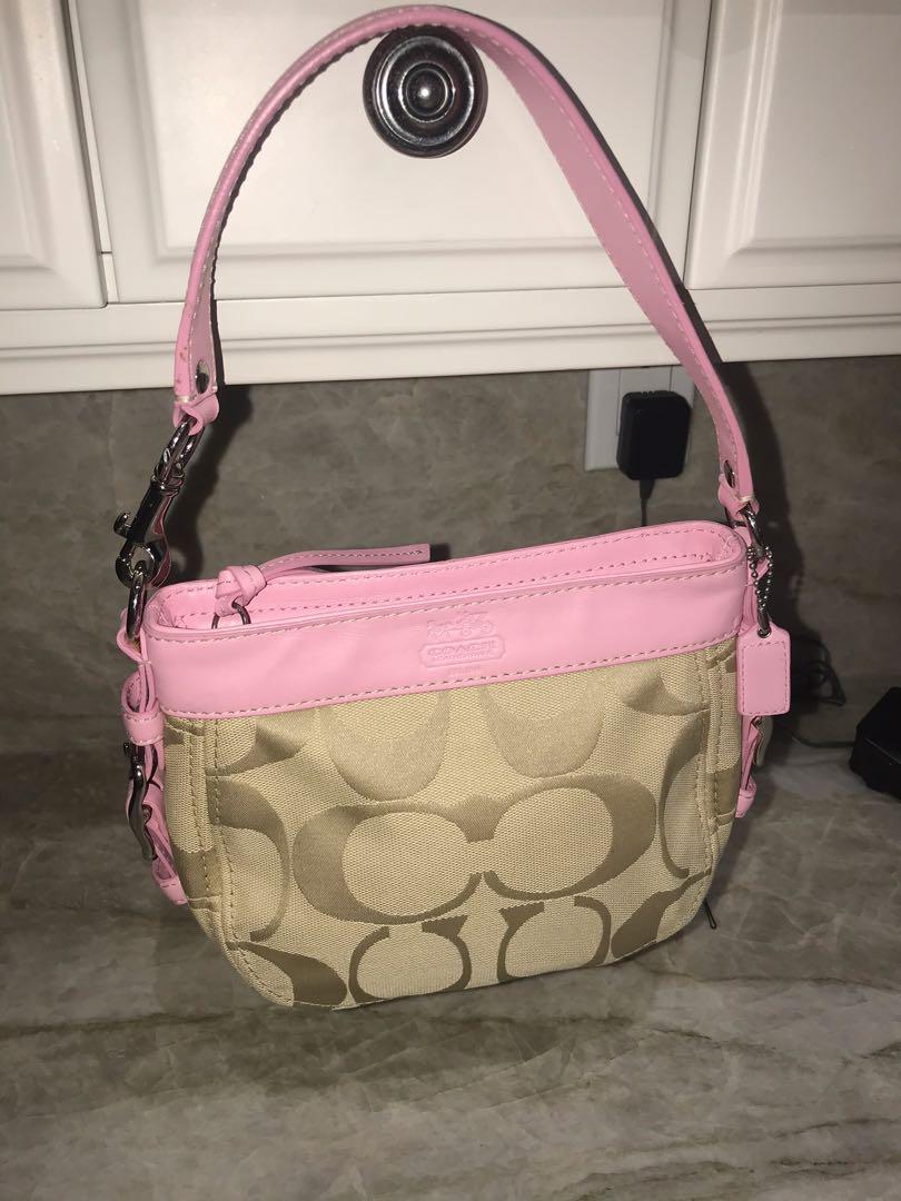 Kids coach purse (Category: Girl's Apparel) located in Vaughan. Submitted by phiascloset123 (Listing ID 272163267, Image 1). Description: 100% authentic .