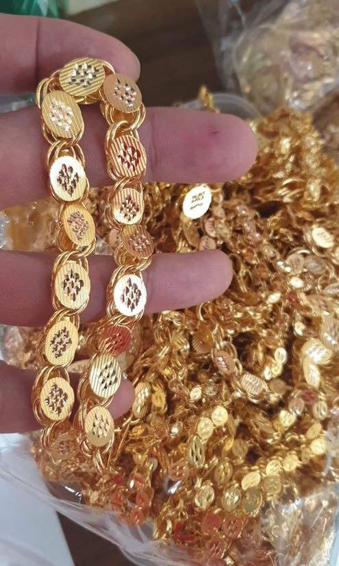 Men’s Gold Bracelet (Category: Jewelry) located in Mandaluyong City. Submitted by robeerph (Listing ID 272172391, Image 1). Description: Damascus design. To those who are asking for this we have enough stocks to accommodate your requests. .