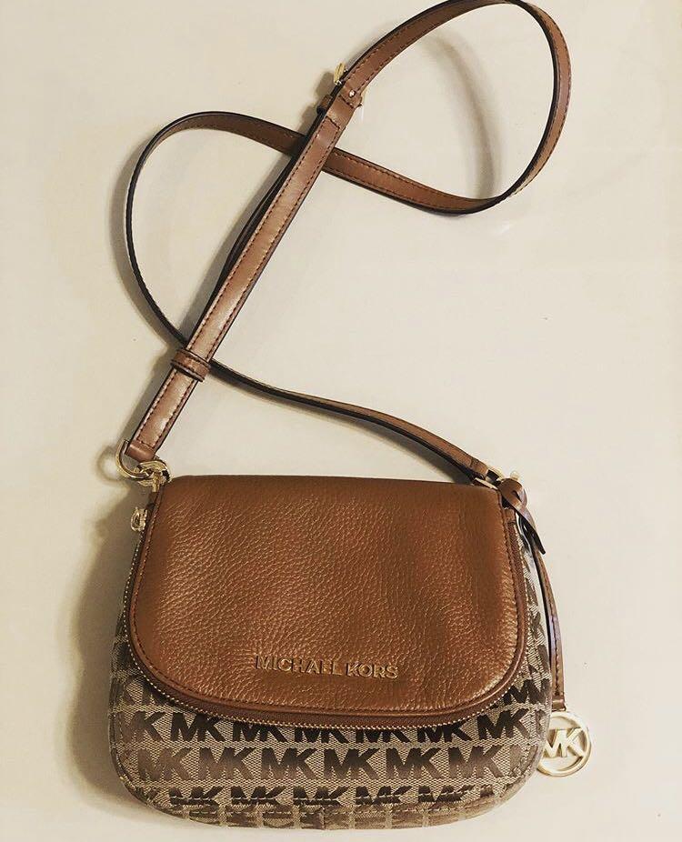 Michael kors bedford hotsell small flap crossbody