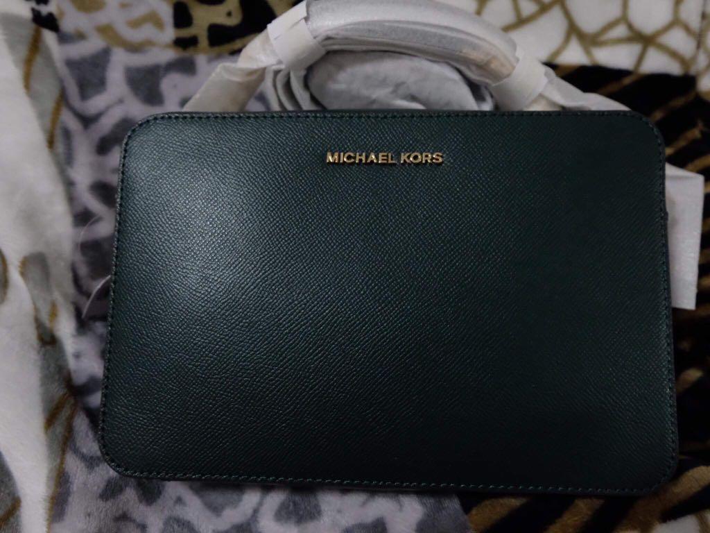 Michael Kors Sling Bag, Women's Fashion, Bags & Wallets, Crossbody