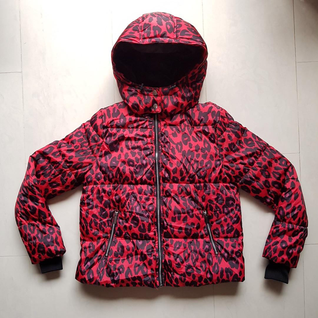New Look UK8 winter puffer hoodie jacket leopard animal print overseas holiday cold ski snow winter spring travel flight Korea Japan UK Europe USA bts