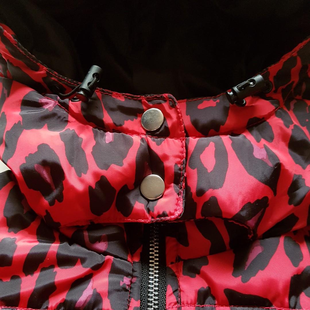 New Look UK8 winter puffer hoodie jacket leopard animal print overseas holiday cold ski snow winter spring travel flight Korea Japan UK Europe USA bts