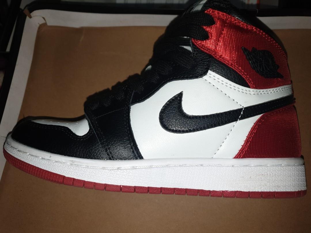 aj1 satin black toe