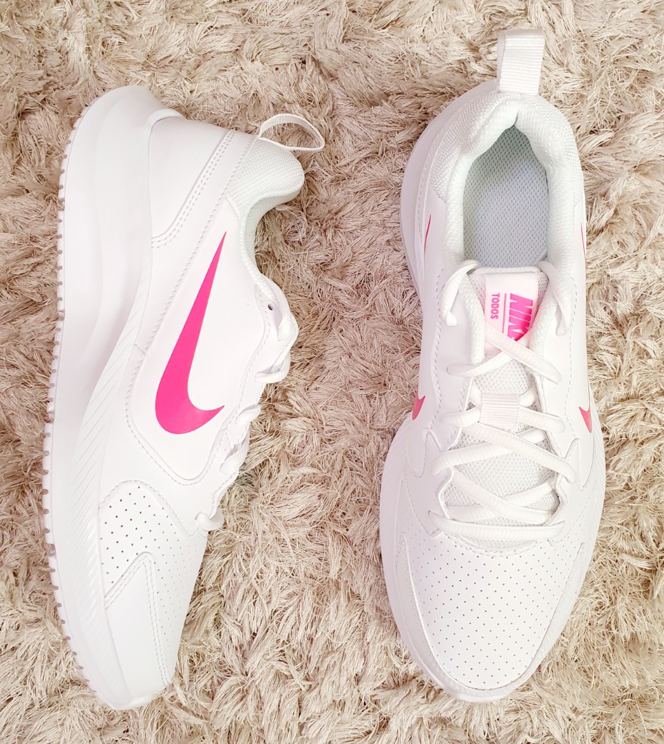 nike women's todos running shoes