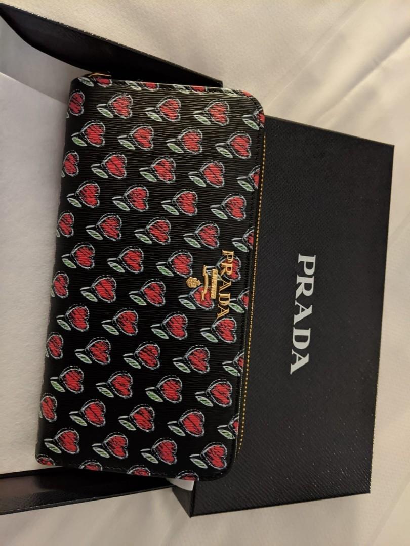 Prada heart wallet outlet