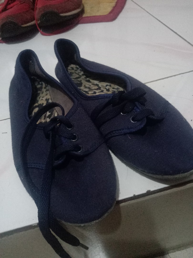 navy blue shoes