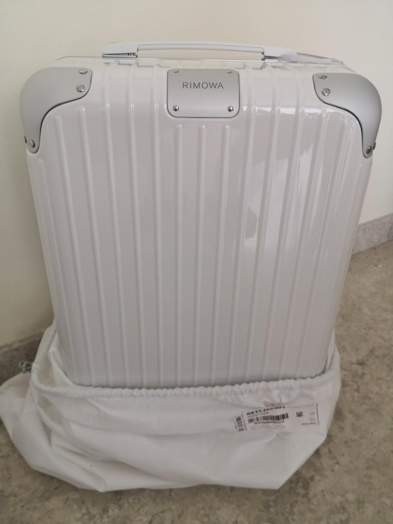 hybrid cabin rimowa