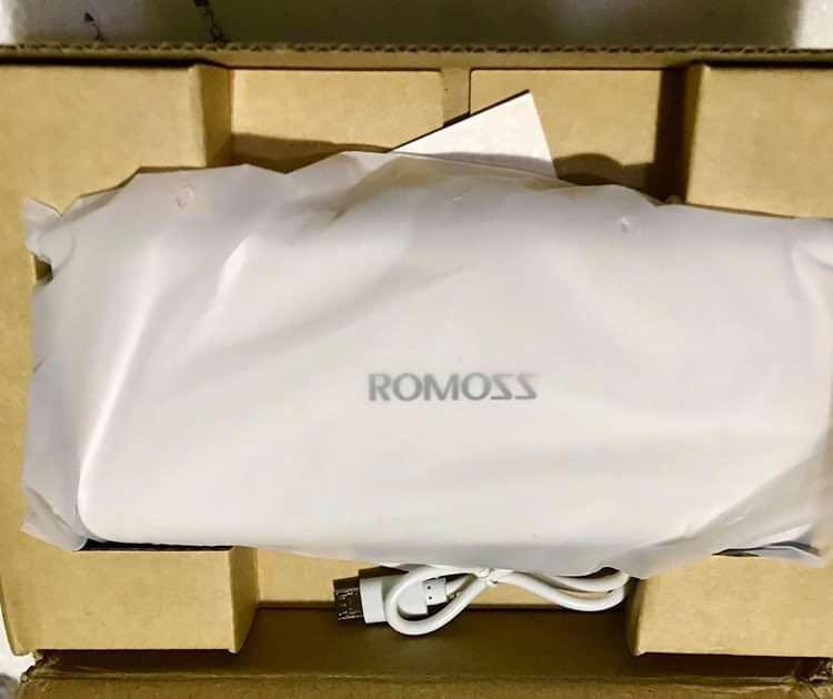 ROMOSS POWERBANK (Category: Chargers) located in Valencia. Submitted by chibilyzy (Listing ID 272244196, Image 1). Description: Romoss Powerbank 10400 mah Brand new 😊.