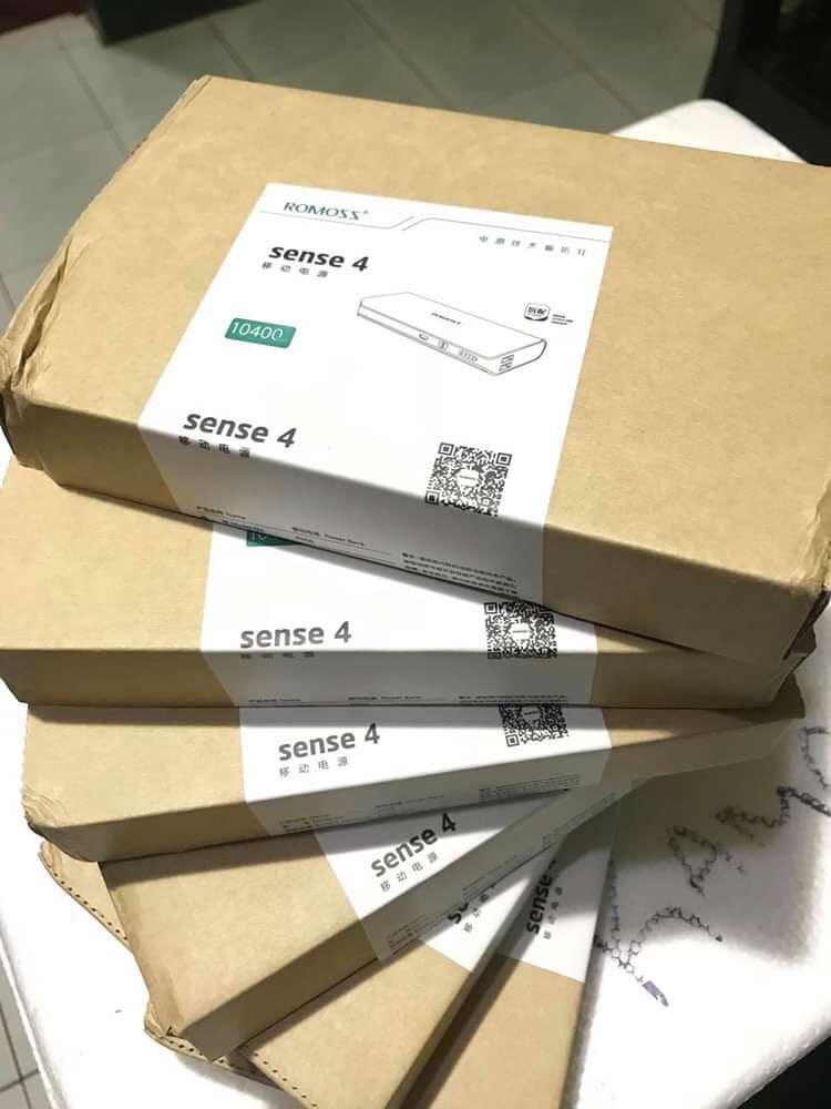 ROMOSS POWERBANK (Category: Chargers) located in Valencia. Submitted by chibilyzy (Listing ID 272244196, Image 3). Description: Romoss Powerbank 10400 mah Brand new 😊.
