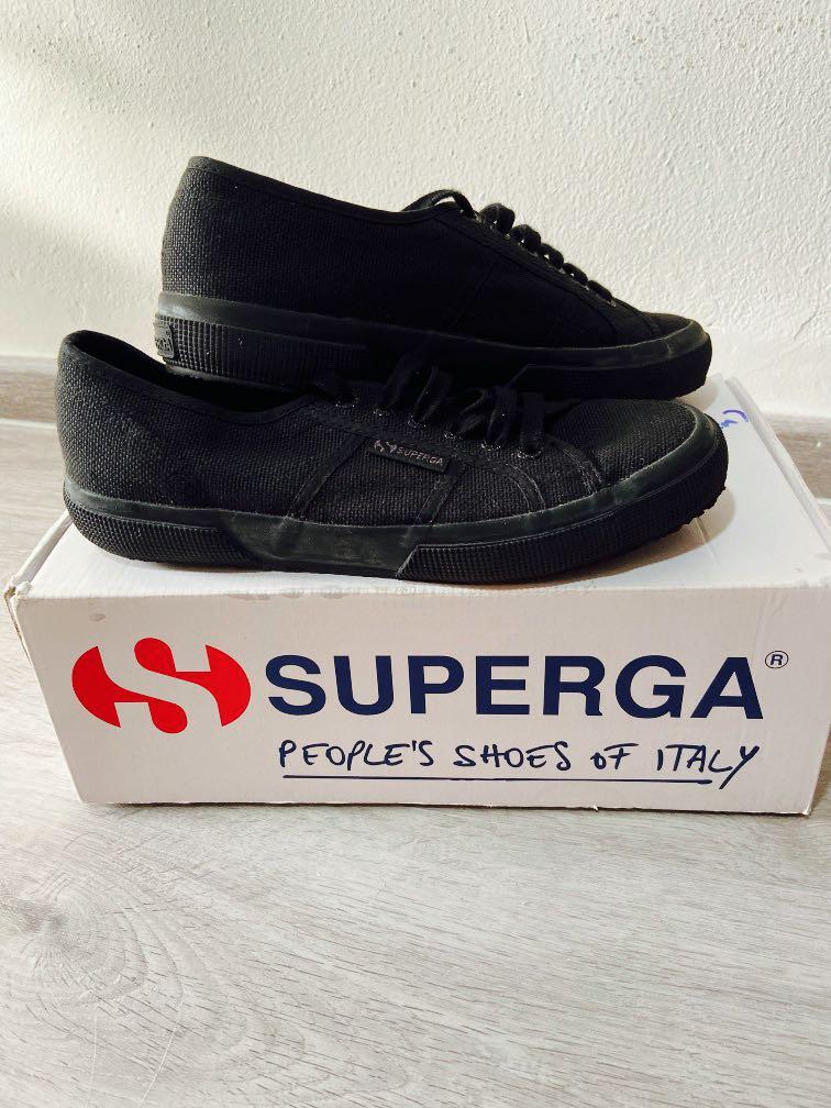 superga total black