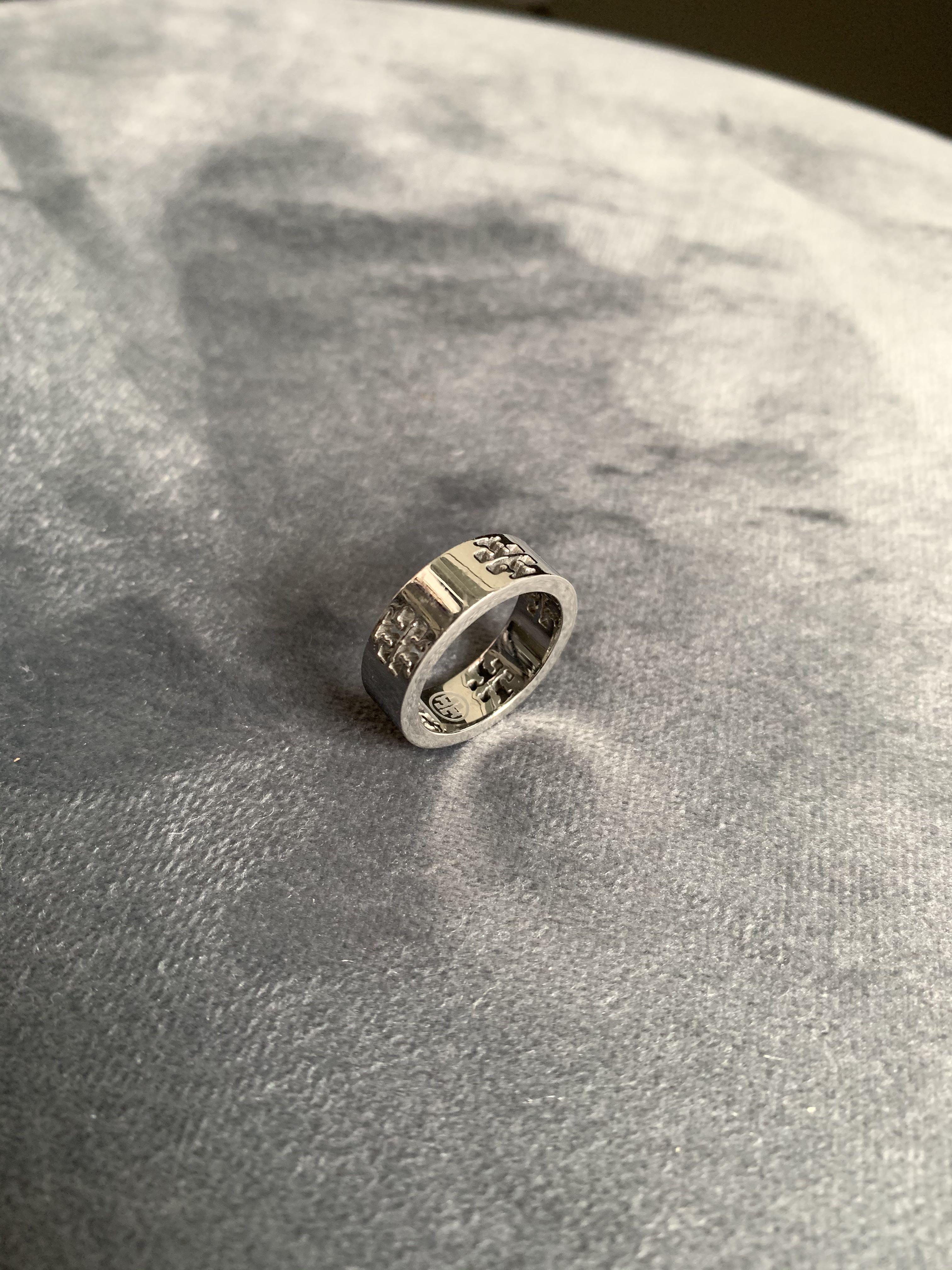 Authentic Tory Burch Silver Logo Ring Size 6, Women's Fashion, Jewelry &  Organisers, Body Jewelry on Carousell