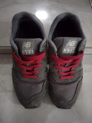 Sepatu New Balance 373