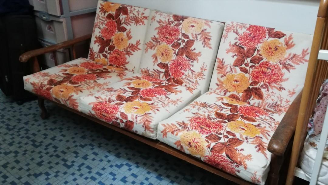 3+1 Vintage/Old School Sofa, Furniture & Home Living, Furniture, Sofas