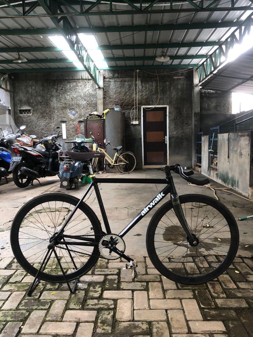 Airwalk Fixed Gear Single Speed Full Bike Olah Raga Sepeda di