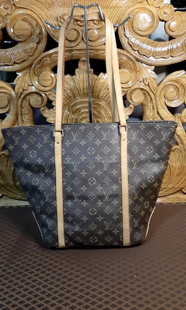 Auth LV Large Monogram Tote Bag, Luxury, Bags & Wallets on Carousell