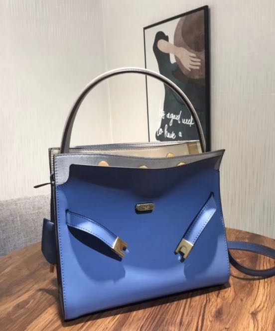 Authentic Tory Burch Lee Radziwill double tote in small, Women's Fashion,  Bags & Wallets, Tote Bags on Carousell
