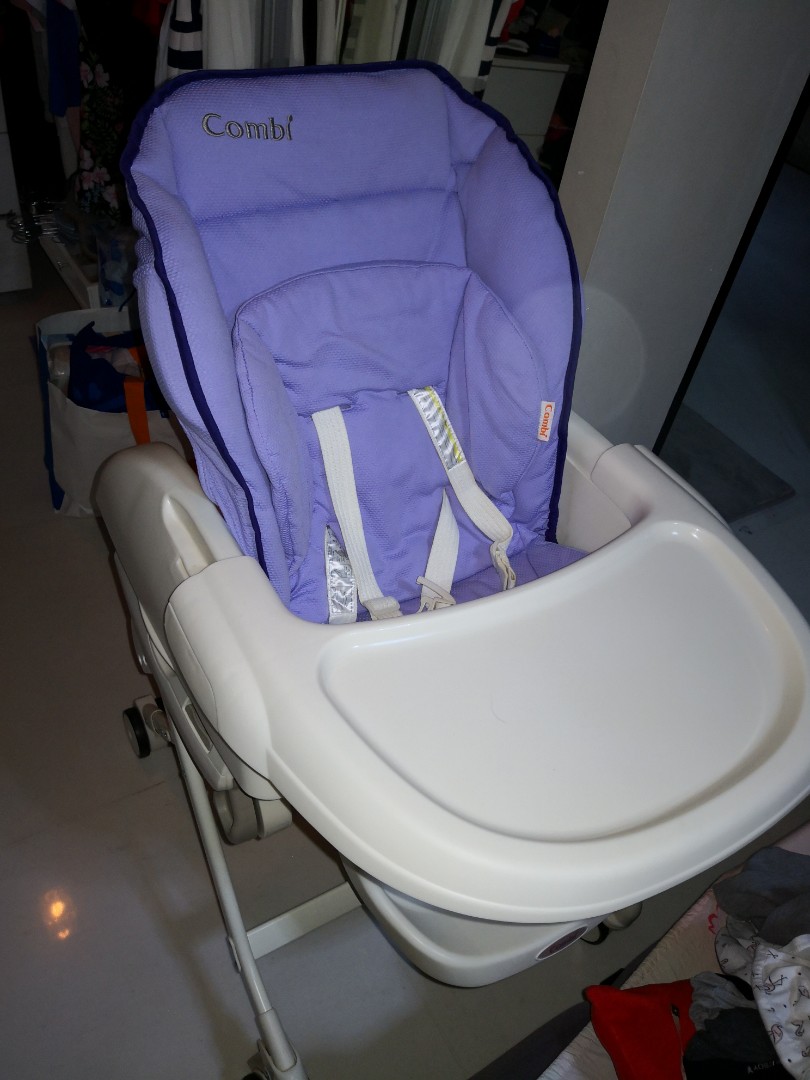 combi dreamy high chair