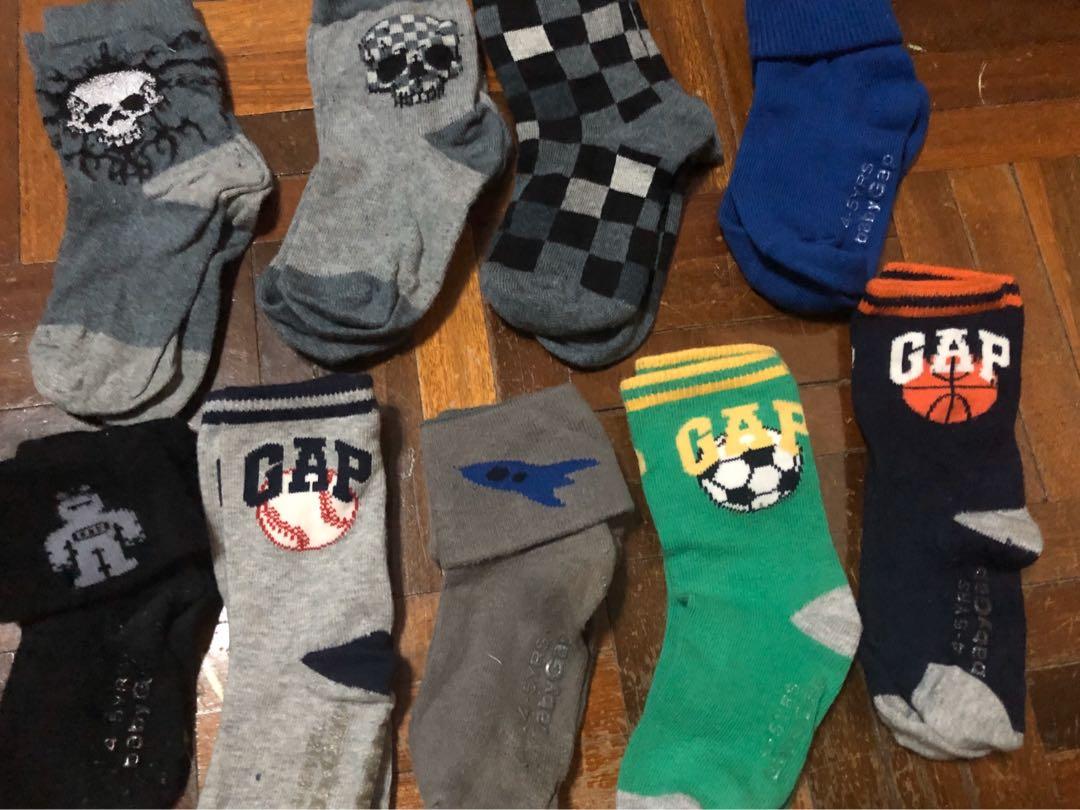 GAP socks (Category: Babies & Kids Fashion) located in Kuching. Submitted by eeprelove (Listing ID 272499343, Image 1). Description: .