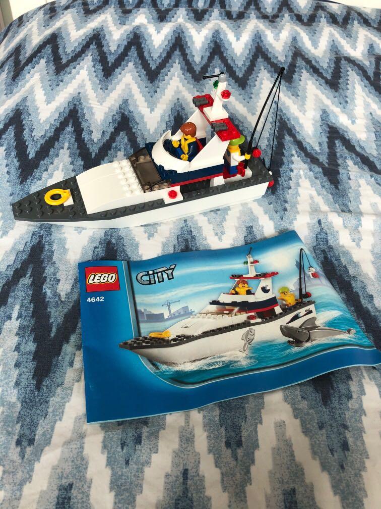 LEGO CITY: Fishing Boat (4642)