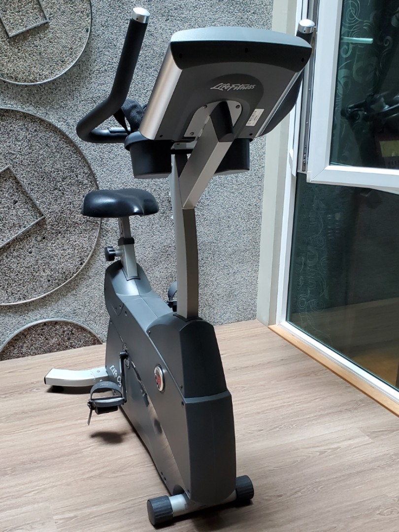 life fitness upright exercise bike