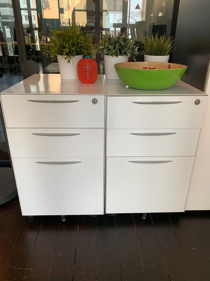 Lockable rolling desk drawers, Furniture & Home Living, Furniture, Tables & Sets on Carousell