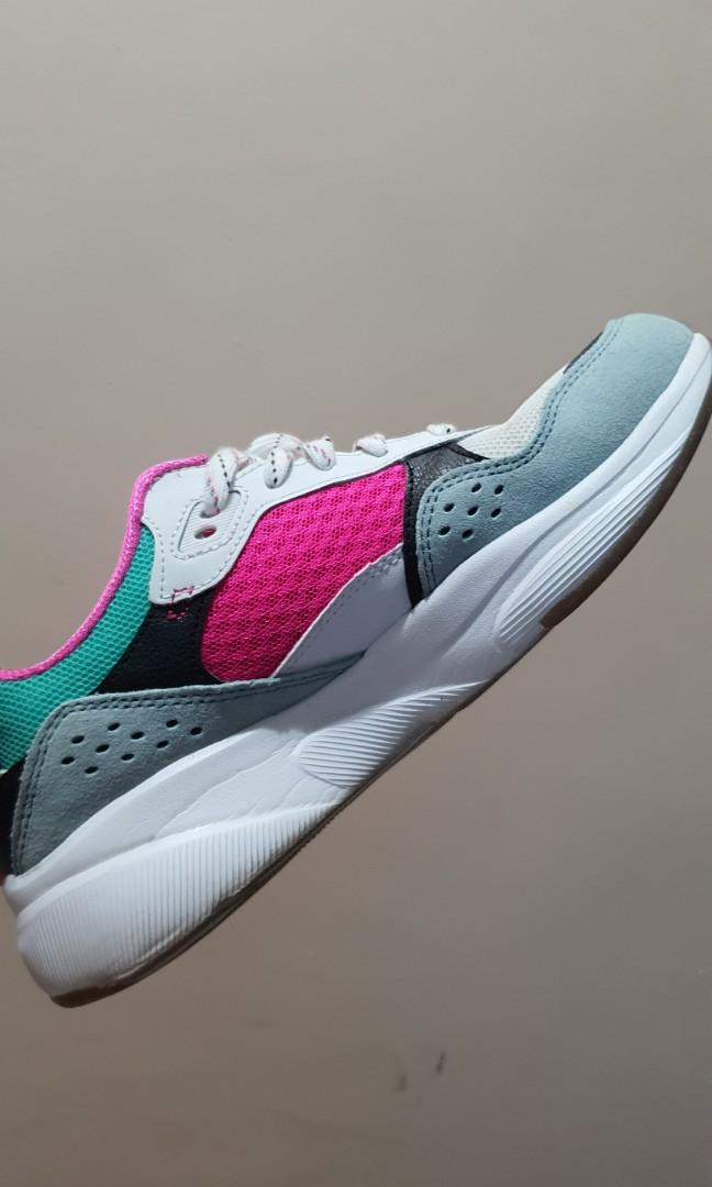 skechers meridian charted