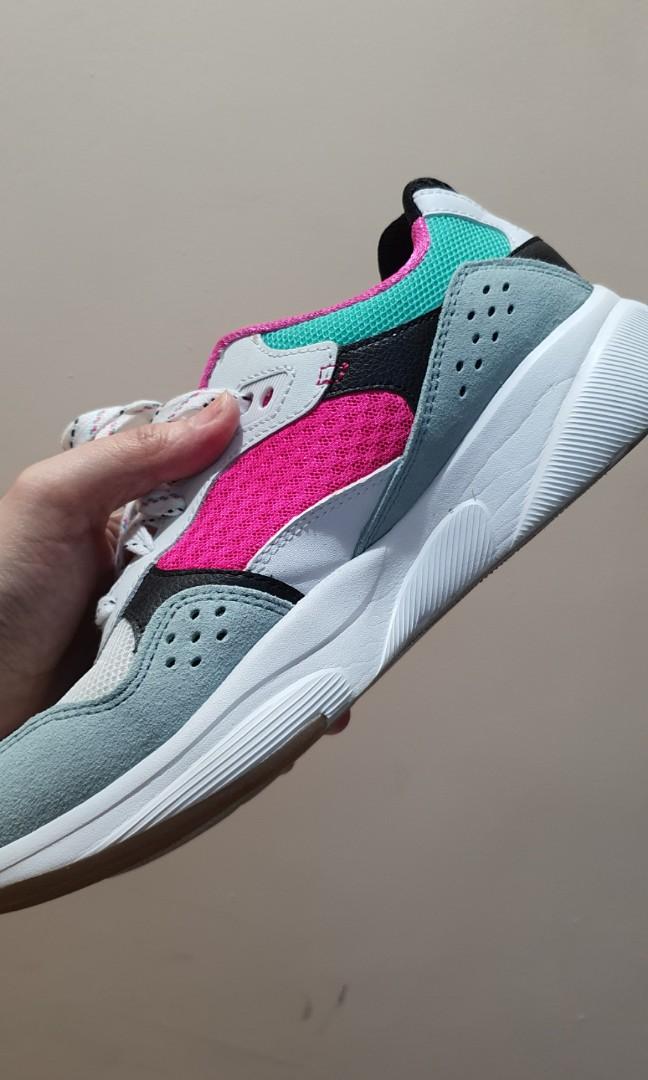 skechers meridian charted