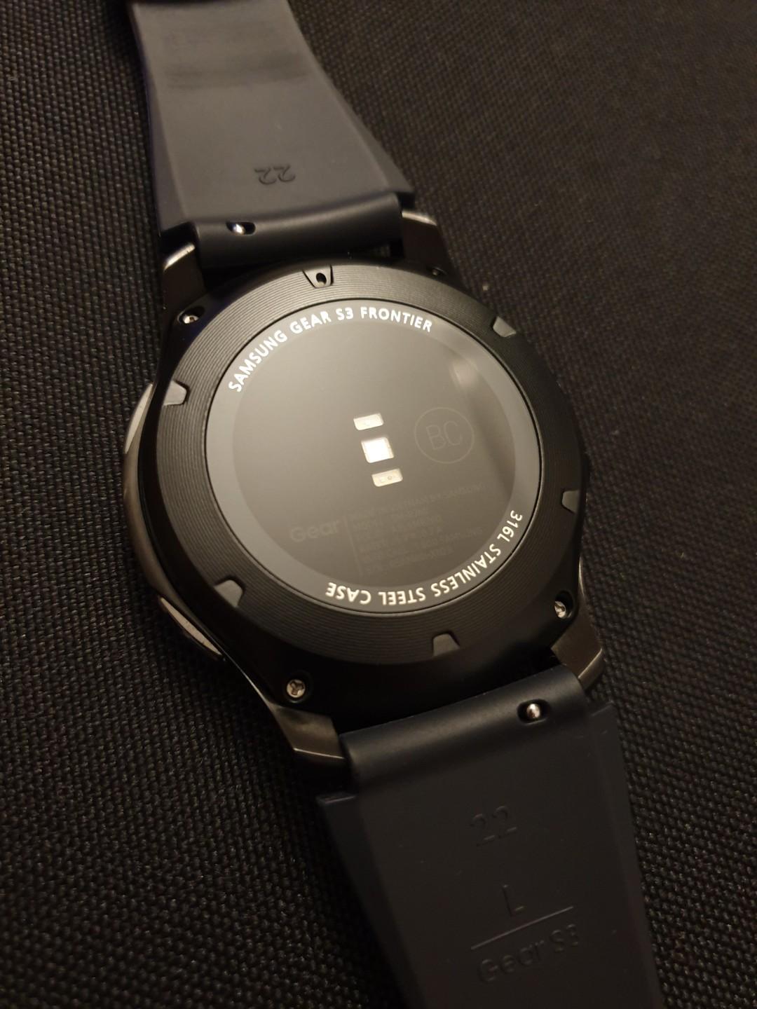 Samsung smart watch Gear S3 frontier IP68 water resistant GPS HR