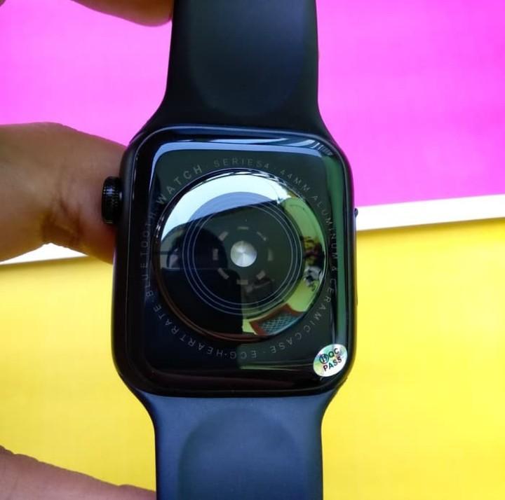 Smartwatch Smart Watch Telepon Fundo Pro Watch 4 Model Apple Watch 4 5 -  Hitam, Fesyen Pria, Jam Tangan di Carousell