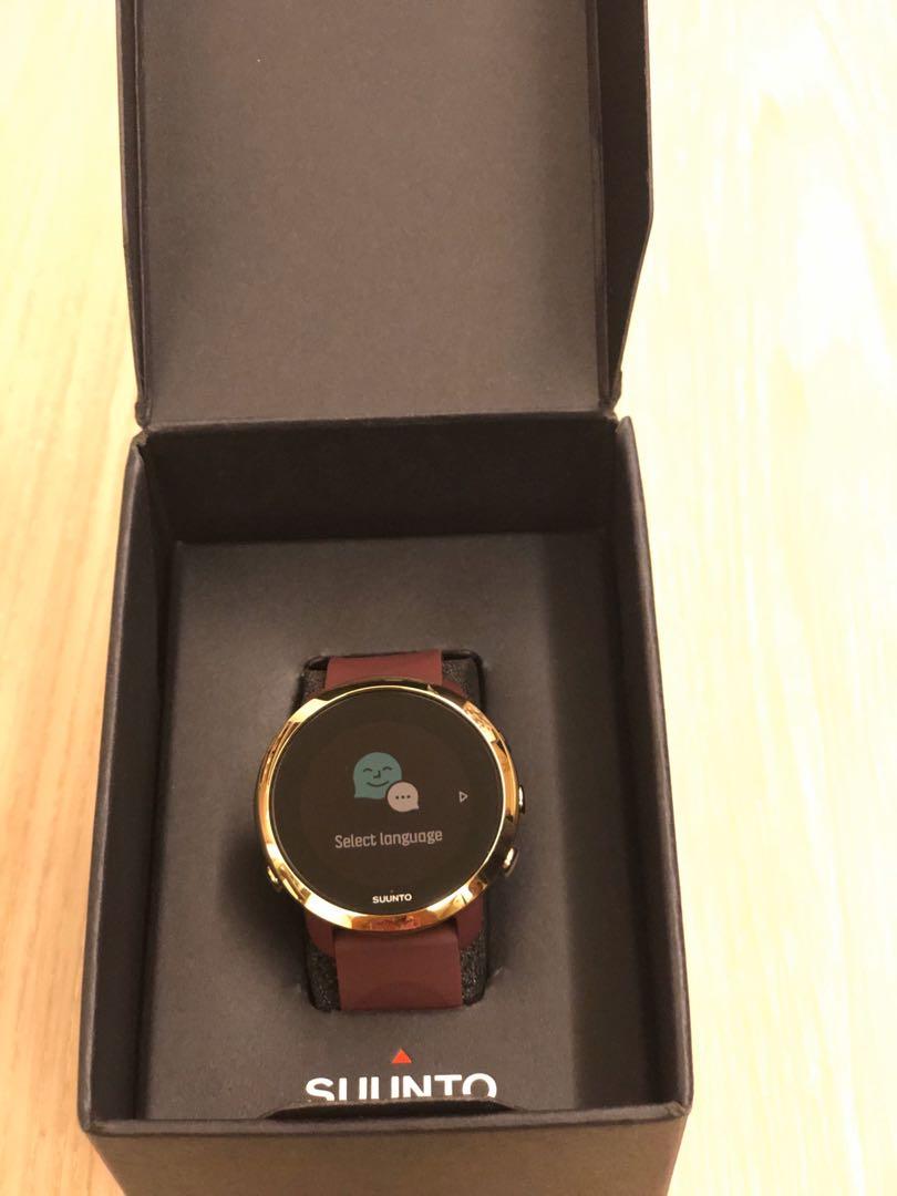 Suunto fitness burgundy top