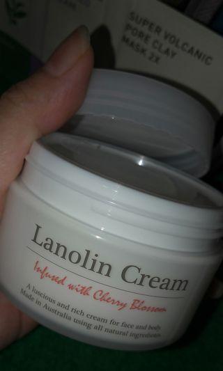 Lanolin Cream W Cherry Blossom