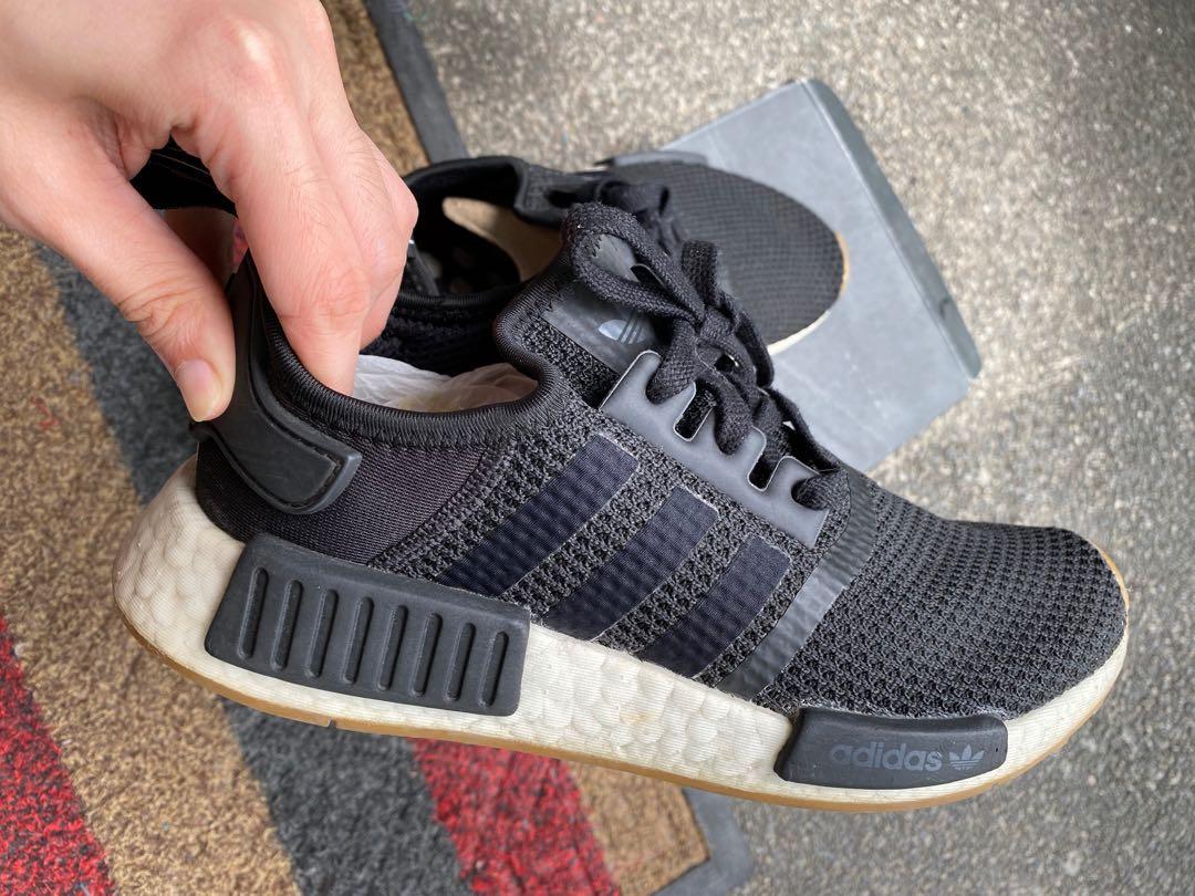 Multiplicación Todos pronóstico Adidas NMD R1 Black Gum, Women's Fashion, Footwear, Sneakers on Carousell