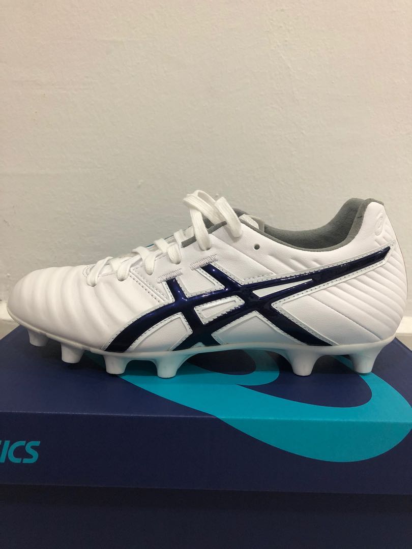 asics soccer