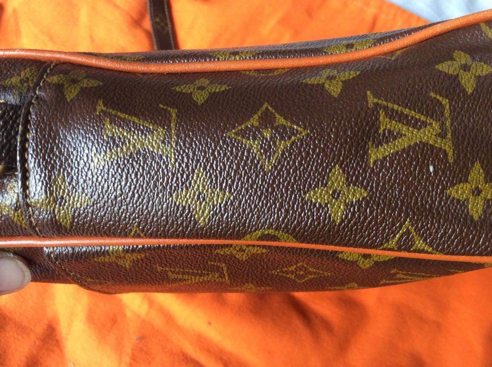 Louis Vuitton Glasses Case in Monogram canvas, Luxury, Bags & Wallets on  Carousell