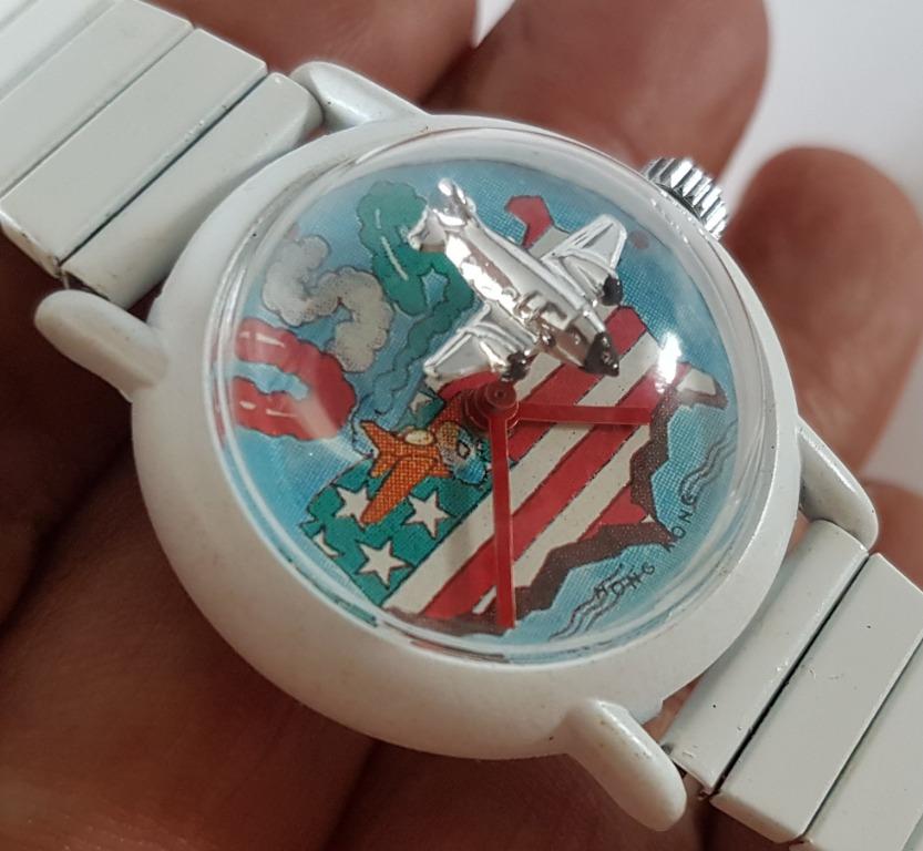 Funky Wind up Watch Unique Exquisite NASA Souvenir Timepiece Vintage Mechanical Watch Flying plane as second hand Dome crystal like cockpit of