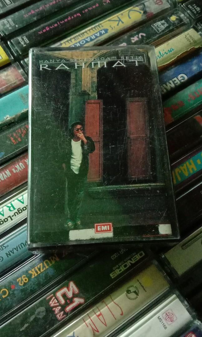 Kaset Rahmat Hanya Segenggam Setia Music Media Cd S Dvd S Other Media On Carousell