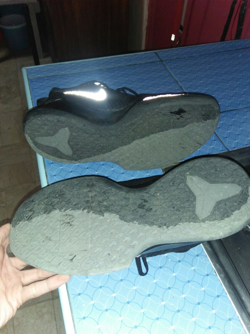 Kobe mamba focus black chameleon colorway Sports Equipment