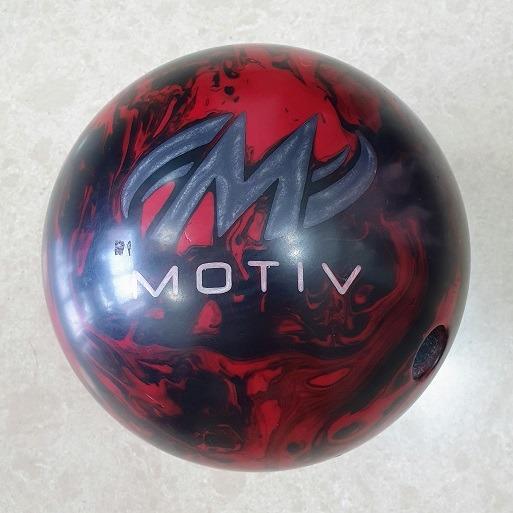 Motiv Jackal LE 15lbs Bowling Ball, Sports Equipment, Sports & Games