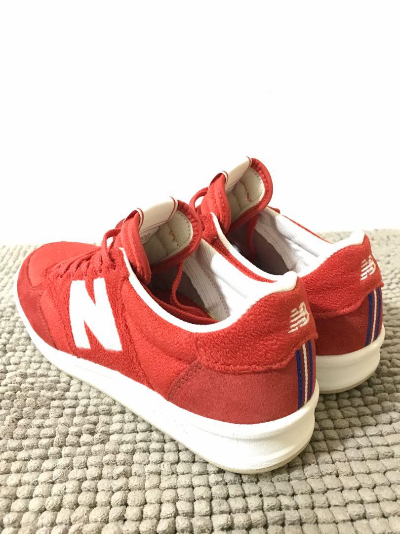New Balance Men 300 Towel CRT300ID Sneakers US9 Men s Fashion Footwear Sneakers on Carousell