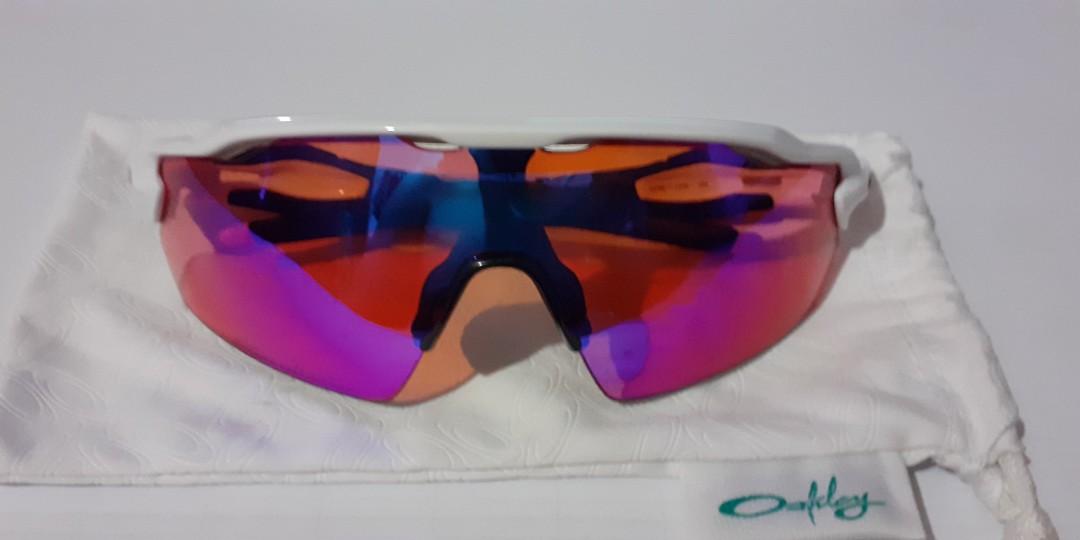 Oakley Radar EV Pitch Polished White Prizm Field, Men's Fashion, Watches &  Accessories, Sunglasses & Eyewear on Carousell