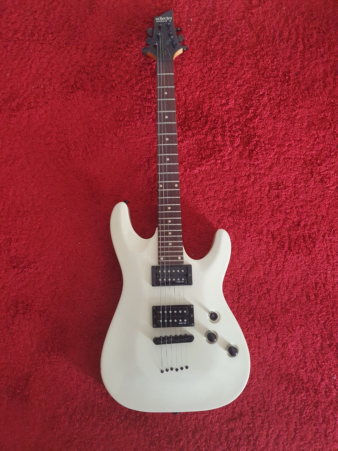 white schecter diamond series