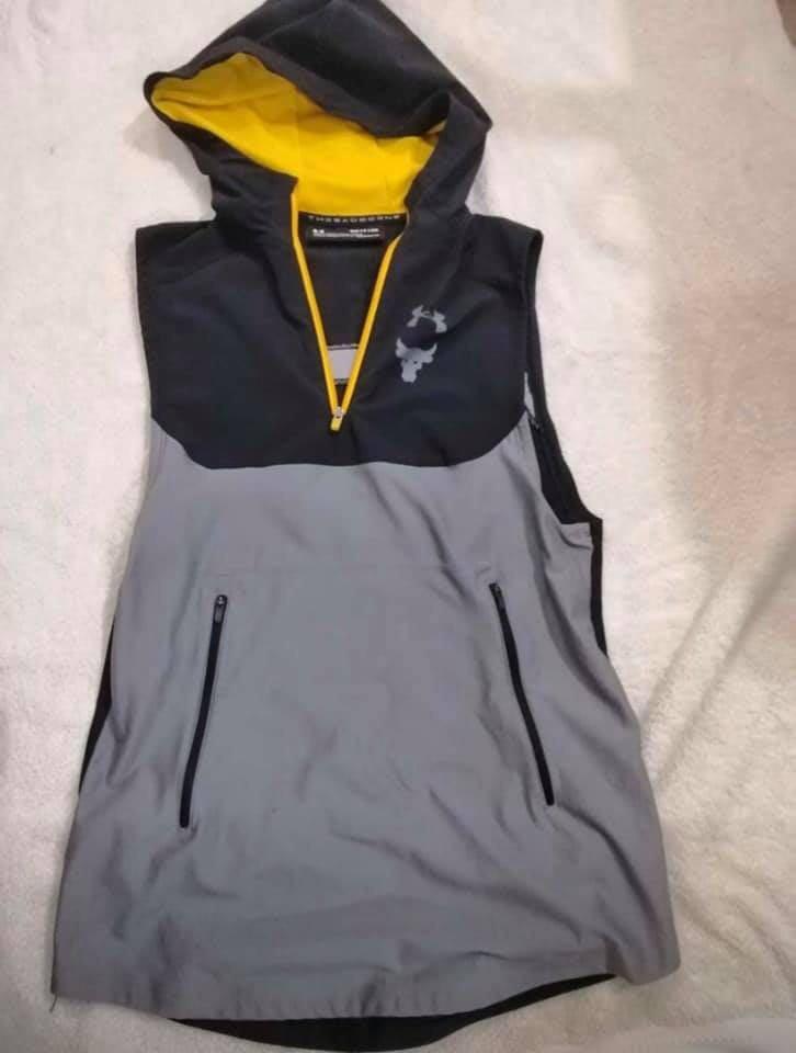 Project rock vanish sleeveless hotsell hoodie