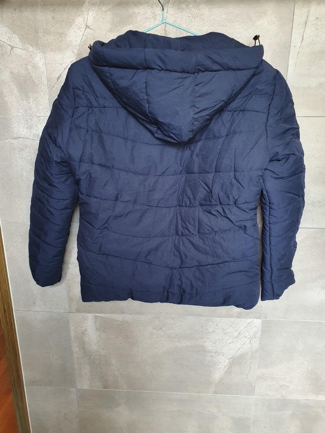 Winter Jacket (Category: Coats, Jackets and Outerwear) located in Singapore. Submitted by handeric (Listing ID 272643593, Image 3). Description: Brand new! Purchased over EZBuy but size doesn't fit. Quality material for cold travel. Cash only..