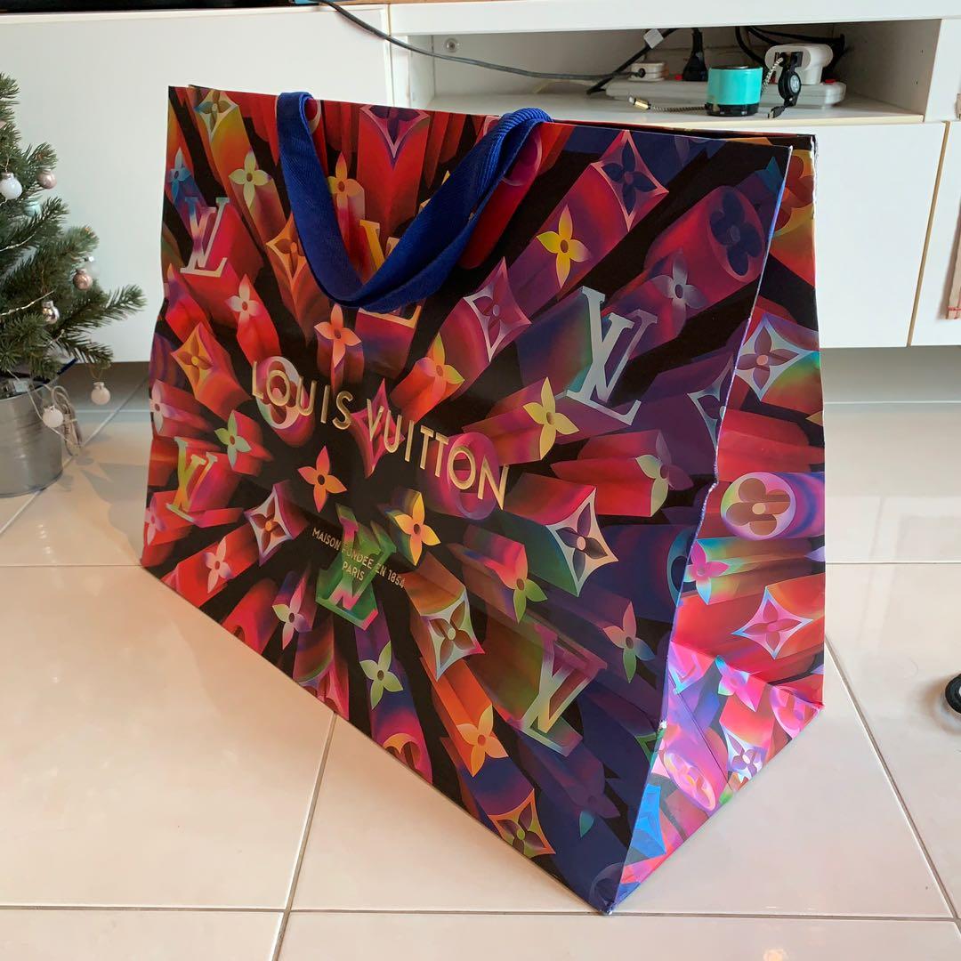 XXL Louis Vuitton Christmas limited edition paper bag, Luxury