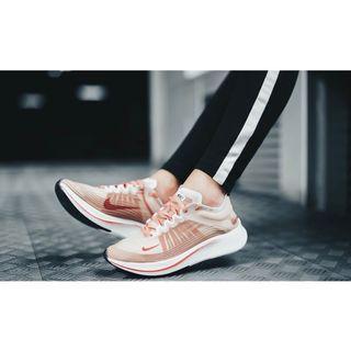 *PRICE CHANGE*Nike Zoom Fly SP Size 6.5 women's